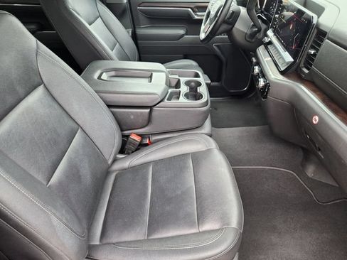Used 2025 GMC Sierra 1500 SLT RWD image 13