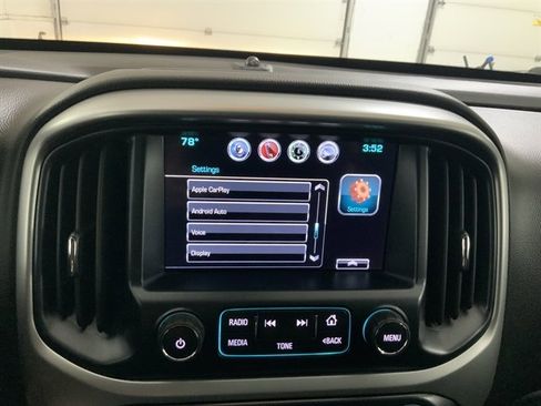 Used 2017 Chevrolet Colorado LT AWD/4WD image 32