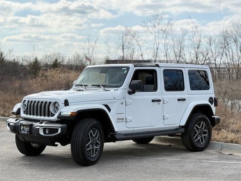 Used 2024 Jeep Wrangler Sahara image 3