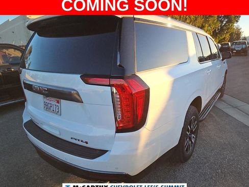 Used 2022 GMC Yukon XL AT4 w/ Technology Package image 4