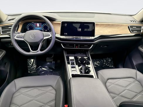 Used 2024 Volkswagen Atlas SE image 14