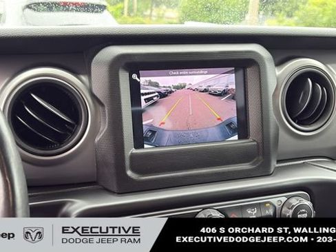 Used 2022 Jeep Gladiator Sport AWD/4WD image 19