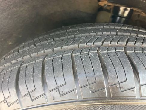 Used 2021 Chrysler Pacifica Touring-L FWD image 30
