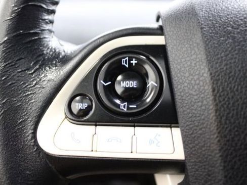 Used 2016 Toyota Prius Three image 18