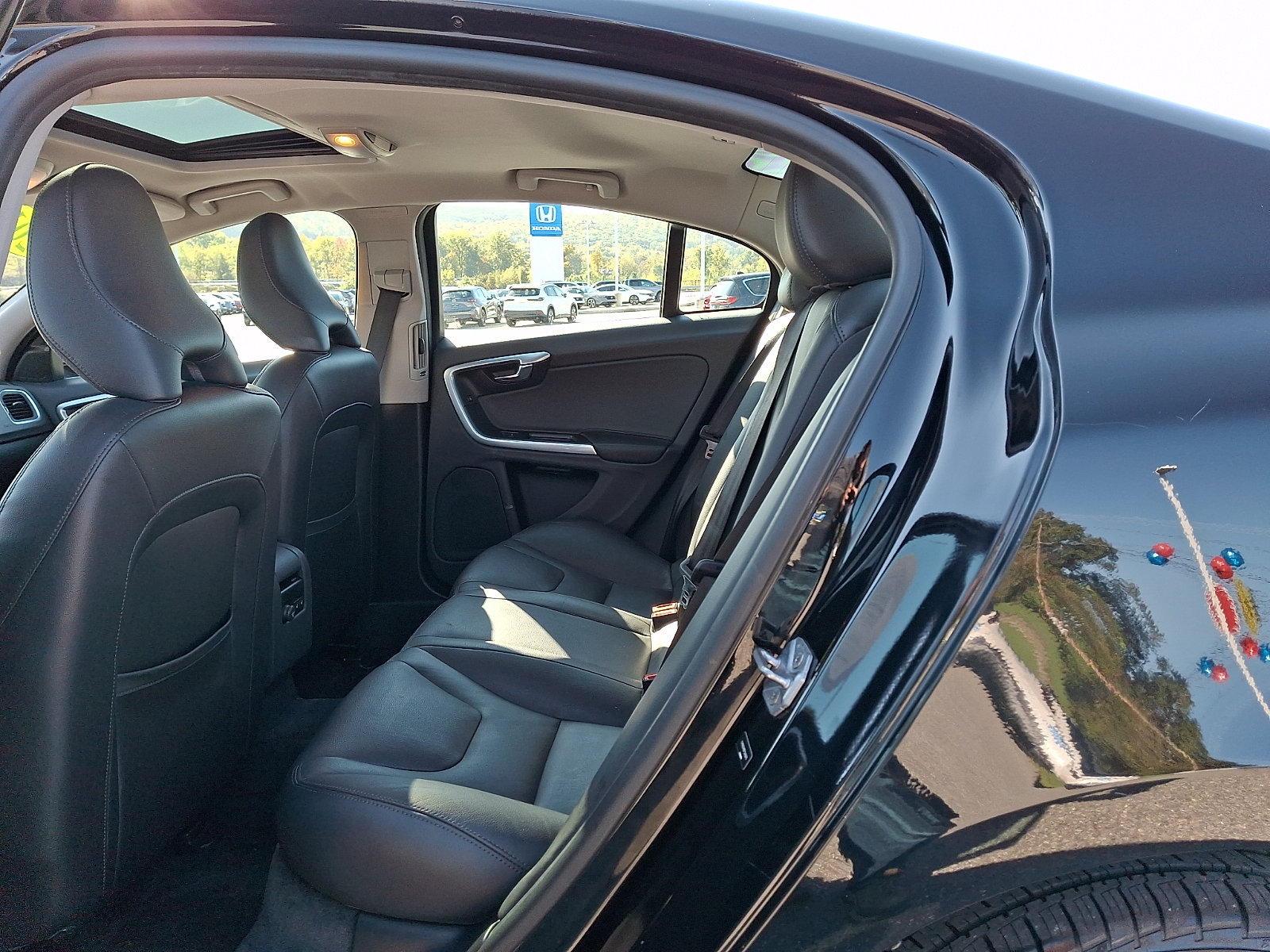 Used 2015 Volvo S60 T5 Platinum AWD/4WD image 11