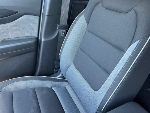 Used 2025 Chevrolet TrailBlazer LT AWD/4WD image 29