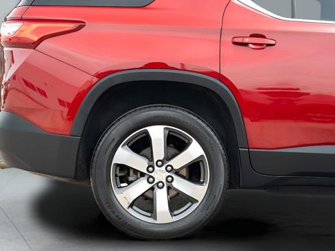 Used 2019 Chevrolet Traverse LT w/ LT Premium Package AWD/4WD image 5