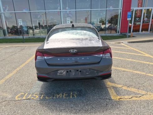 Used 2023 Hyundai Elantra SEL w/ Cargo Package FWD image 6