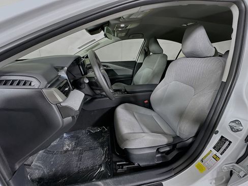 Used 2025 Toyota Camry LE image 12