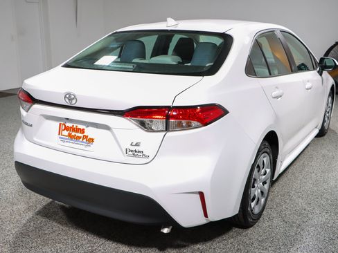 Used 2023 Toyota Corolla LE FWD image 7