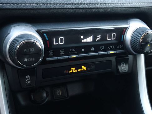 Used 2023 Toyota RAV4 XLE FWD image 19