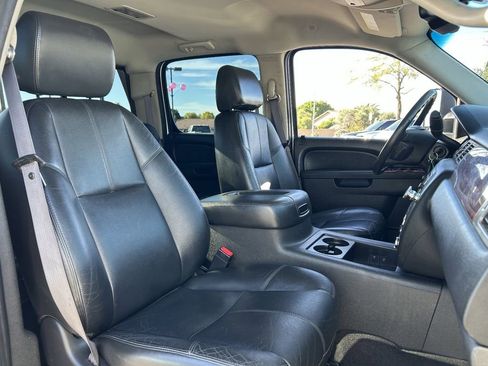 Used 2011 GMC Sierra 3500 SLT w/ SLT Convenience Package image 9