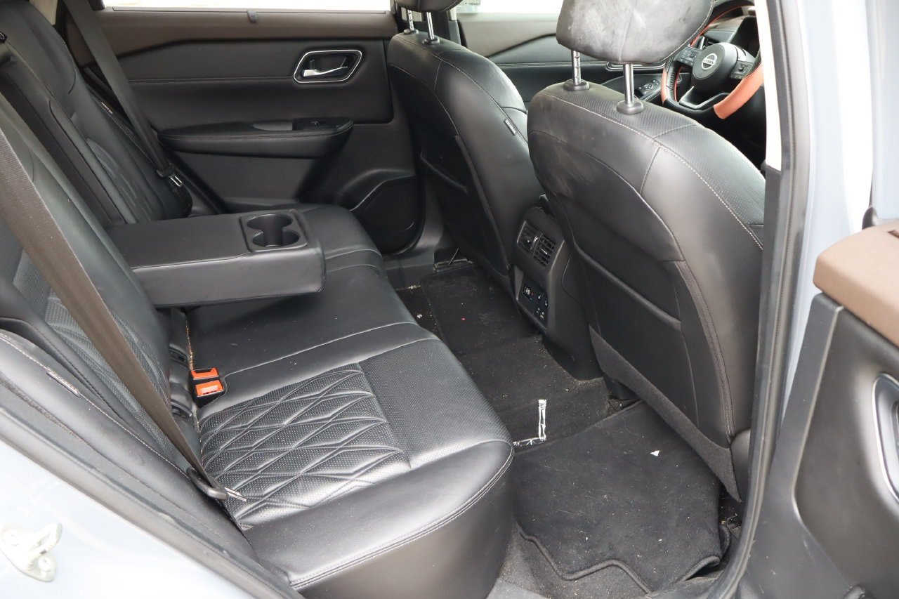 Used 2021 Nissan Rogue Platinum FWD image 18