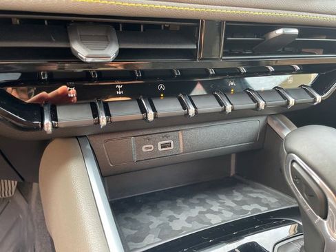 Certified 2024 Chevrolet Colorado ZR2 w/ Technology Package image 35