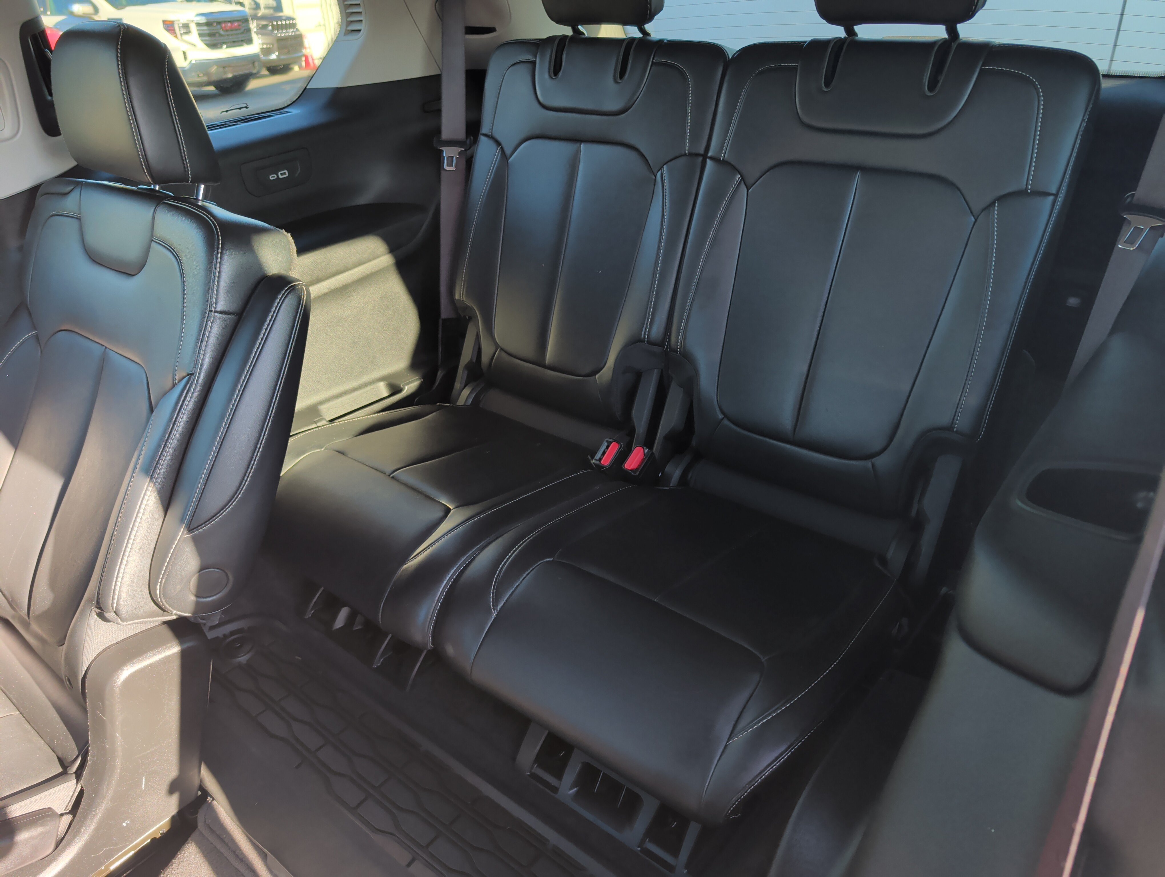Used 2021 Jeep Grand Cherokee L Limited AWD/4WD image 14