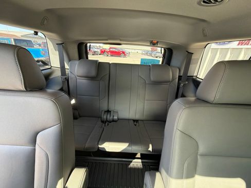 Used 2018 Chevrolet Tahoe LT w/ LT Signature Package AWD/4WD image 11
