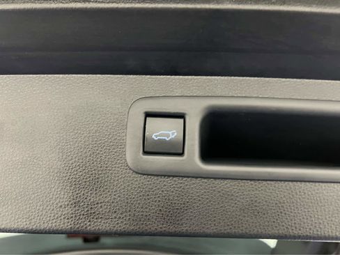 Used 2021 Toyota Highlander XLE image 8