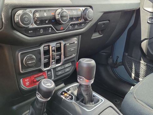 Used 2024 Jeep Gladiator Sport AWD/4WD image 27