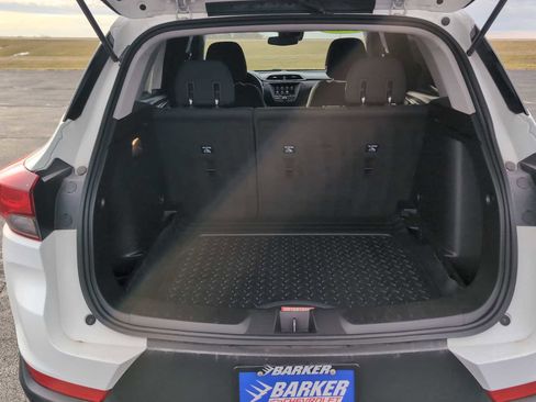 Used 2021 Chevrolet TrailBlazer LS image 24