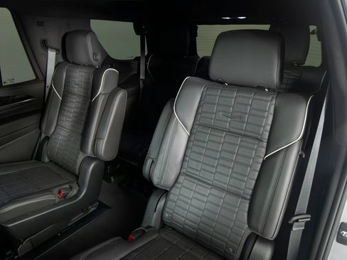 Used 2023 Cadillac Escalade V AWD/4WD image 39