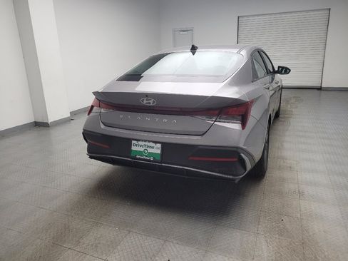 Used 2024 Hyundai Elantra SEL FWD image 7