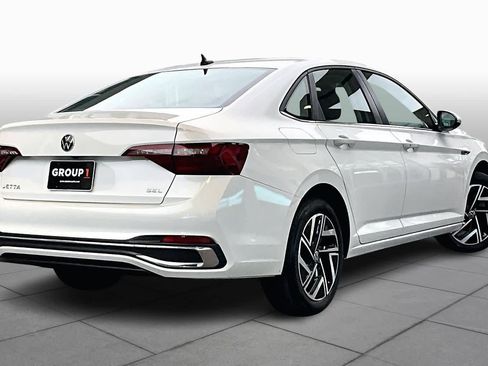 Used 2022 Volkswagen Jetta SEL image 12