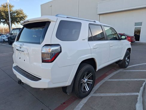 Used 2014 Toyota 4Runner SR5 image 6