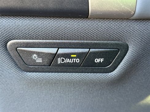 Used 2023 BMW iX xDrive50 w/ Ultimate Package 2 image 18