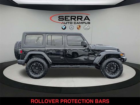 Used 2020 Jeep Wrangler Unlimited Sahara image 12