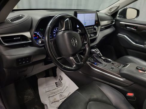 Used 2021 Toyota Highlander Limited AWD/4WD image 13