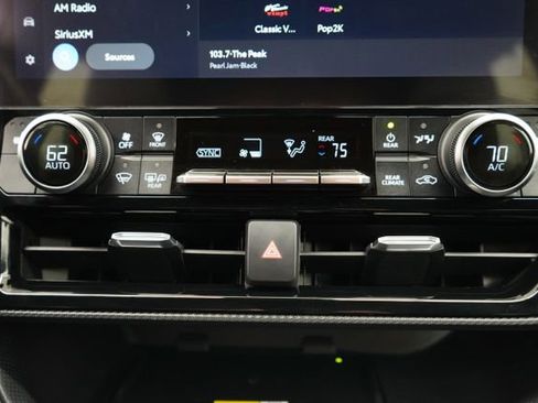 Used 2023 Toyota Highlander XSE AWD/4WD image 49