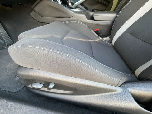 Used 2021 Chevrolet Camaro LT w/ Technology Package image 16