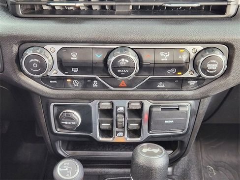 Used 2024 Jeep Wrangler Sport S image 16