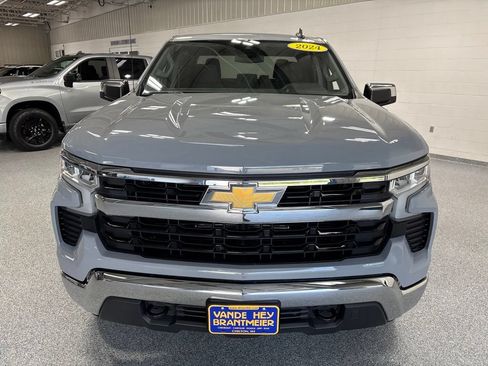 Used 2024 Chevrolet Silverado 1500 LT AWD/4WD image 2