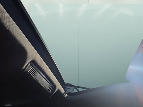 Used 2018 Volkswagen Tiguan SEL image 13