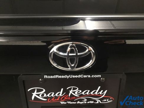 Used 2022 Toyota RAV4 LE image 13