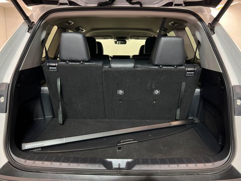 Used 2025 Toyota Grand Highlander AWD image 24