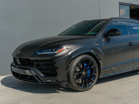 Used 2021 Lamborghini Urus image 19