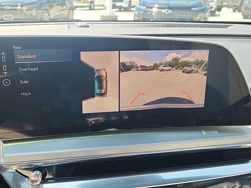 Used 2024 Cadillac Lyriq Luxury AWD/4WD image 18