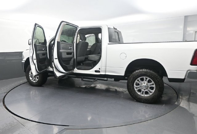 Used 2016 RAM 2500 SLT AWD/4WD image 43