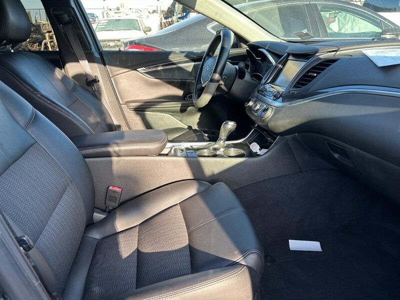 Used 2018 Chevrolet Impala LT FWD image 16