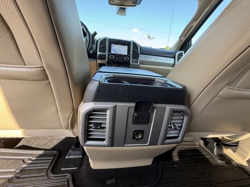 Used 2017 Ford F250 Lariat w/ Lariat Ultimate Package image 21