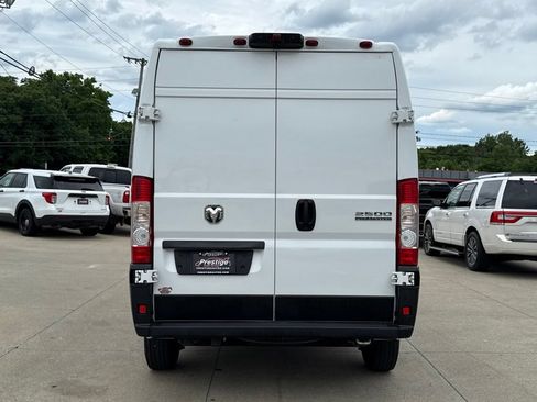 Used 2025 RAM ProMaster 2500 w/ Convenience Group FWD image 15
