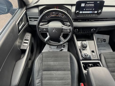 Used 2023 Mitsubishi Outlander SE AWD/4WD image 16