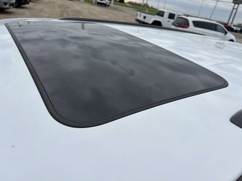 Used 2022 Jeep Grand Cherokee Laredo X image 23