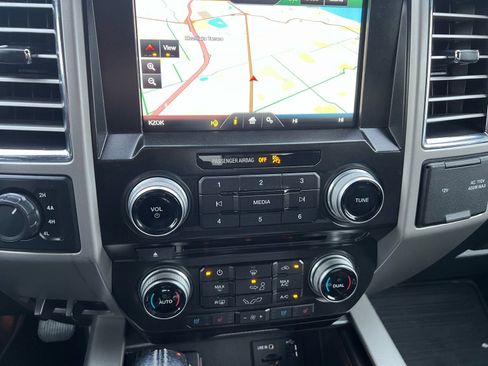 Used 2015 Ford F150 Lariat w/ Equipment Group 502A Luxury image 19