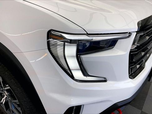 New 2026 GMC Acadia AT4 w/ Luxury Package AWD/4WD image 15