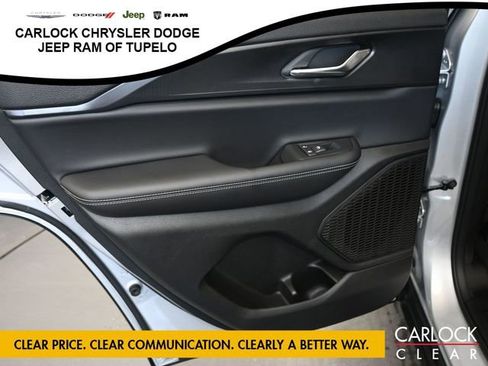 New 2025 Jeep Grand Cherokee Altitude image 29