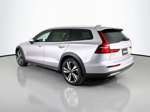 New 2026 Volvo V60 B5 Cross Country Plus w/ Climate Package image 5