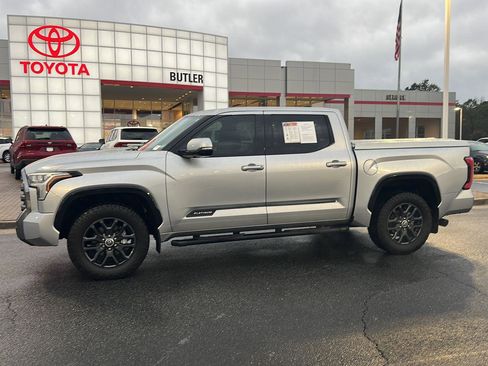 Used 2023 Toyota Tundra Platinum image 3
